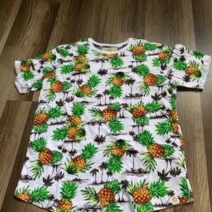 Men’s small fun pineapple shirt